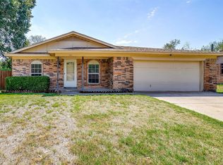 244 NE Michael Dr, Burleson, TX 76028