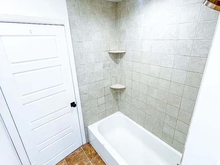 729 Merrick Ave — Photo 9