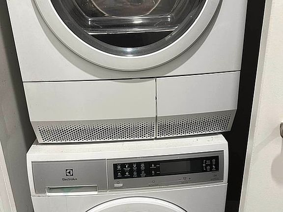 3rd image of 102 E 103rd St APT 8