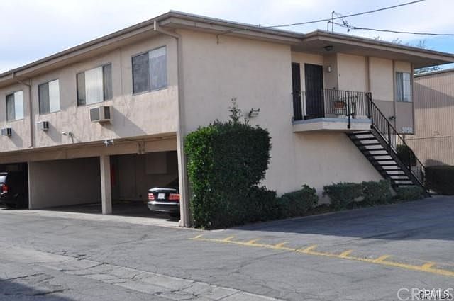 1st image of 3050 Vineland Ave APT 5