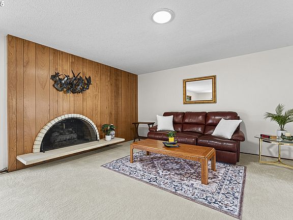 3rd image of 6764 SE Renada St