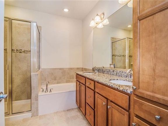 4th image of 2725 NE 14th Street Cswy #116