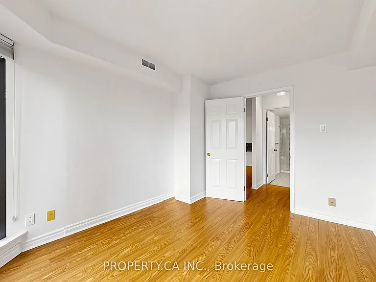 456 College St #310 — Photo 14