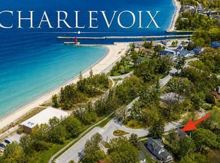 310 Clinton St, Charlevoix, MI 49720