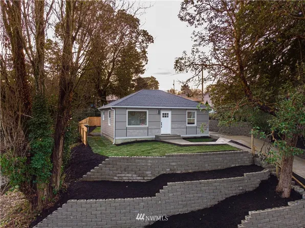 3115 SW 97th St, Seattle, WA 98126