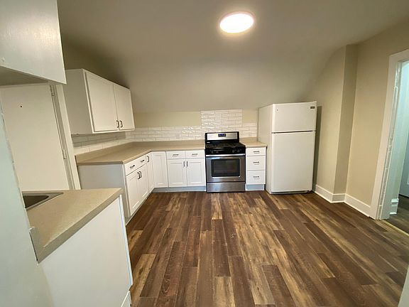 2nd image of 1026 Thomas St SE #2