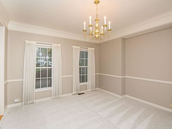 4th image of 655 Prestige Woods Blvd