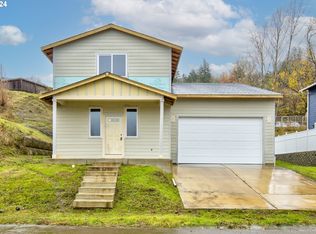 998 Forest Heights St, Sutherlin, OR 97479