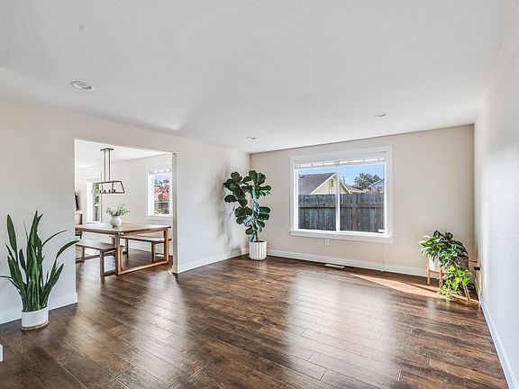 3rd image of 3109 55th Ave NE