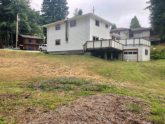 2nd image of 2237 Harris St