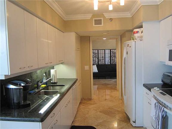 5th image of 16445 Collins Ave APT 1124