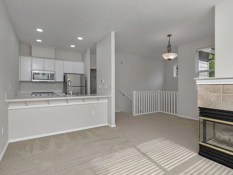 4745 SW 2nd Ave — Photo 8