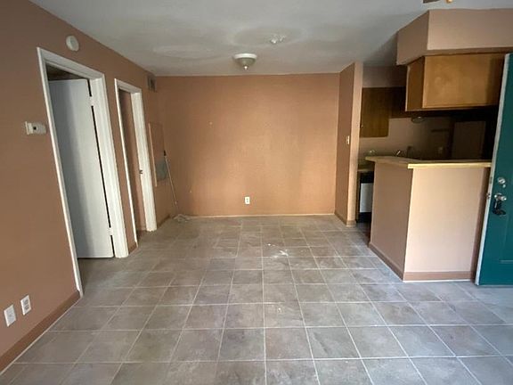 3rd image of 1401 Boulder Dr