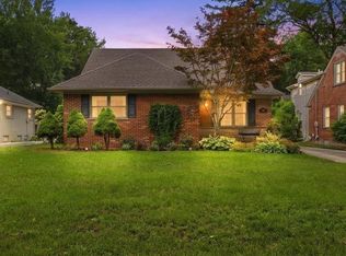 841 Washington Rd, Grosse Pointe, MI 48230