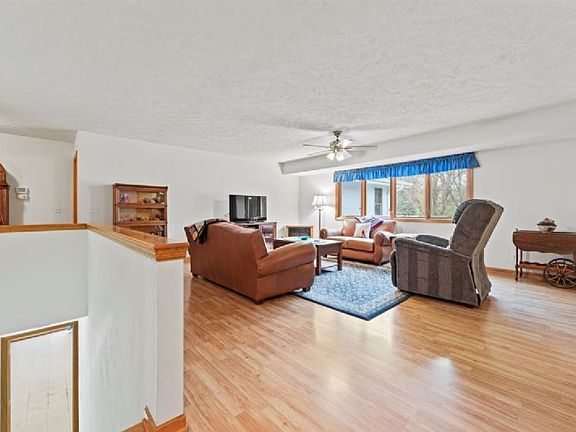 4th image of 57839 Inglewood Ln