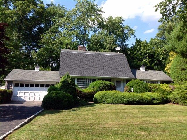 1st image of 788 Woodland Ave