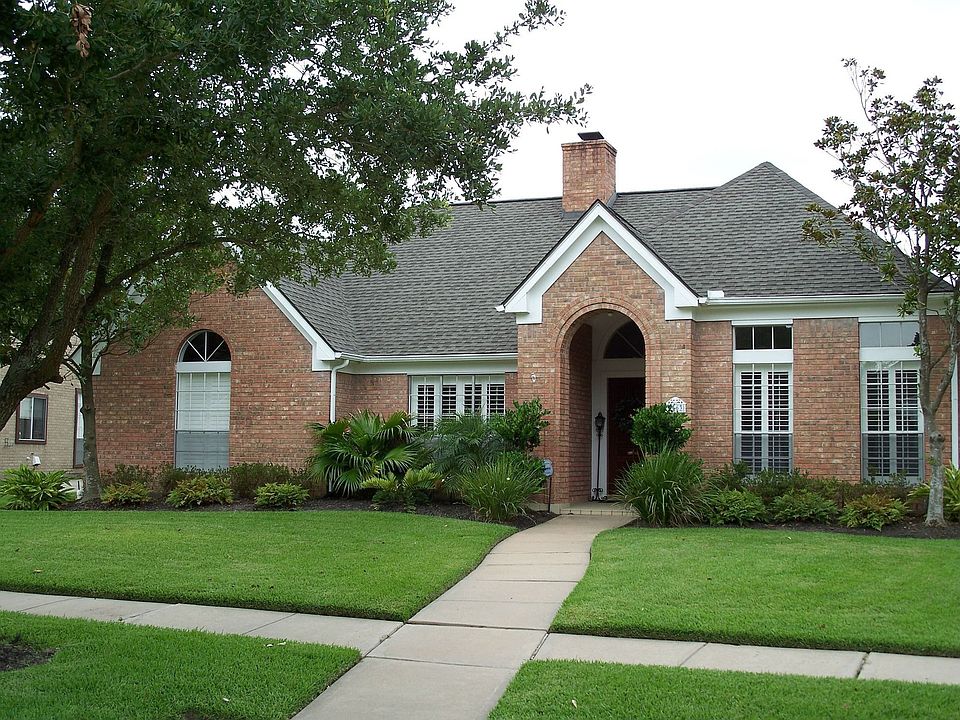 1st image of 2663 Warwick Dr