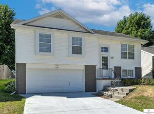 16511 Yates St, Omaha, NE 68116