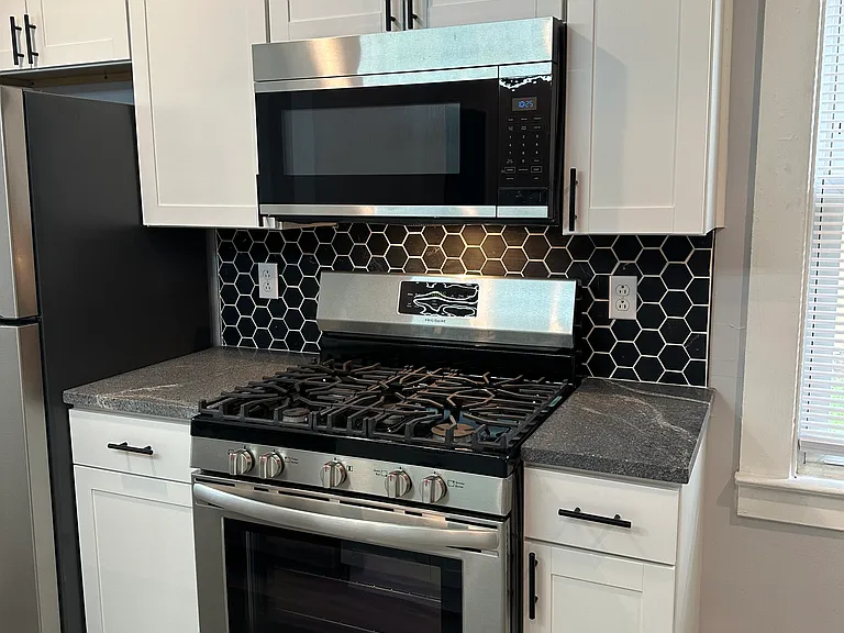 127 Gertrude St #3 — Photo 5
