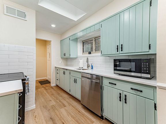 3rd image of 1305 E 10th Ave