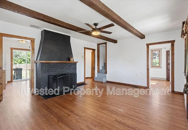 3077 Benton St — Photo 11