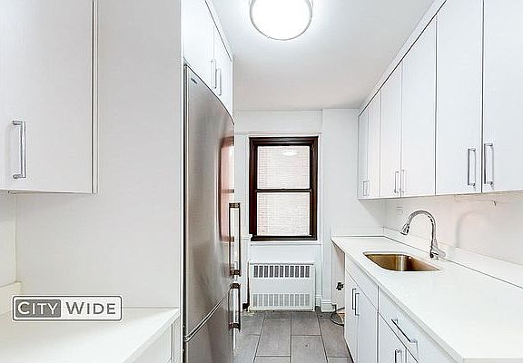 5th image of 145 E 16th St APT 14E