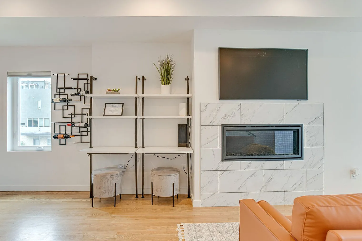 2 bed, 2.0 bath, 1399 sqft, $3,737 — Photo 2