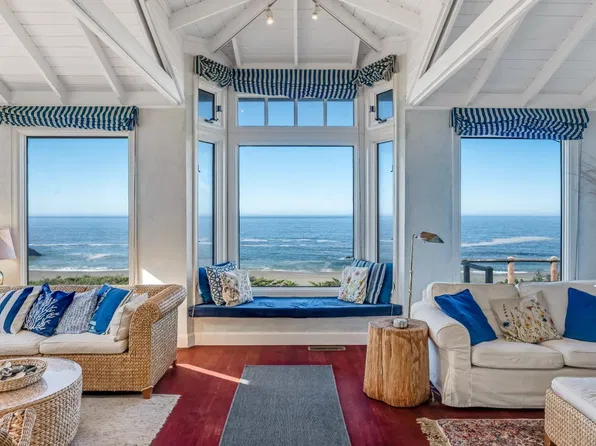 7141 Cliff Avenue, Bodega Bay, CA 94923