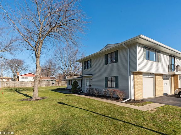 2nd image of 1126 Quanset Ct #1126