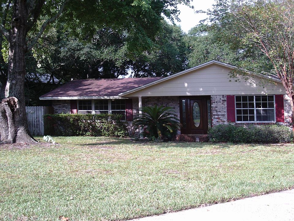 1st image of 731 Heron Cir