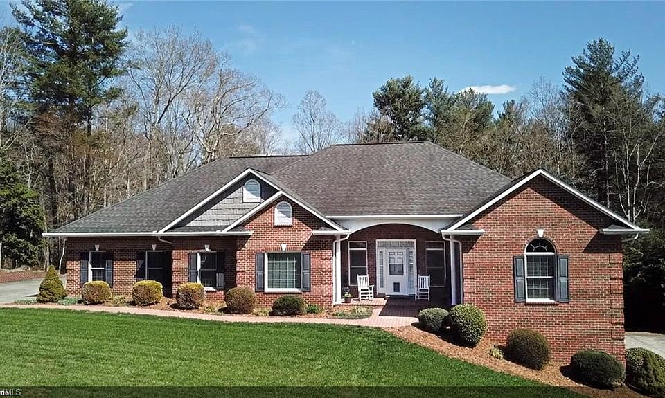 1st image of 1643 Skyland Dr