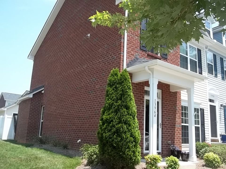 End unit and corner lot