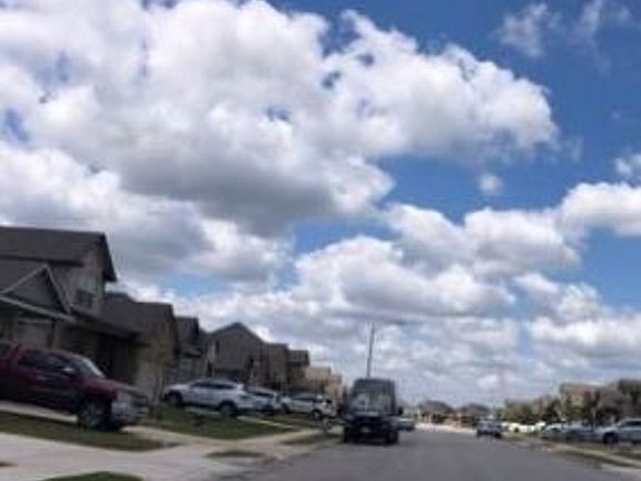 Exterior Neighborhood (street photo)