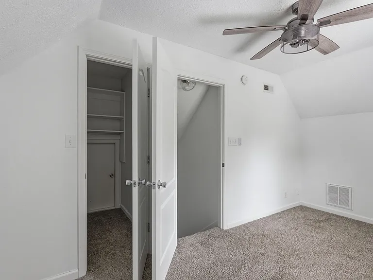 123 Vivian Dr — Photo 15