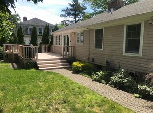 2 Cliff Ter, Newport, RI 02840