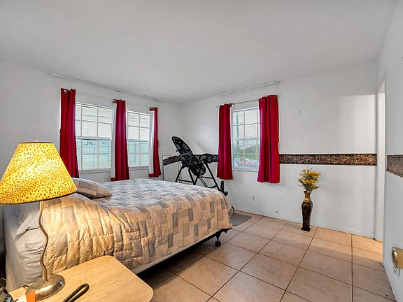5th image of 298 SW 6th St APT 110