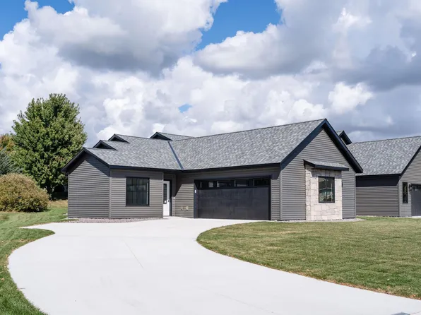 724 Westland Ln, New London, MN 56273