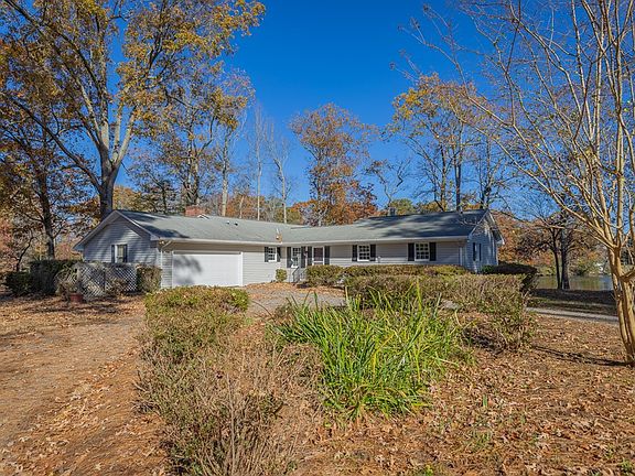 5th image of 100 Quiet Cove Ln