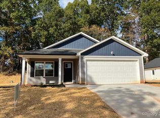 1562 17th Ave SW, Hickory, NC 28602