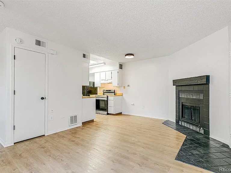 1820 Newland Ct #313 — Photo 4