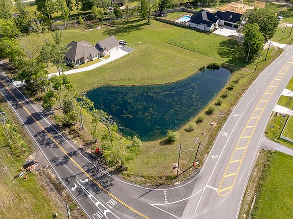 4th image of 13020 Bluff Rd