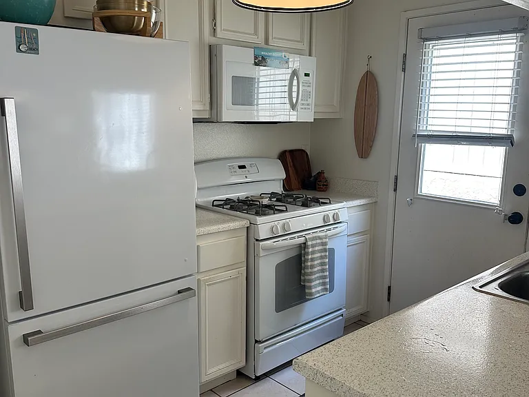 463 Cypress Dr #B — Photo 10