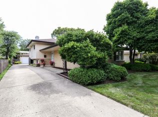 166 E Quincy St, Elmhurst, IL 60126