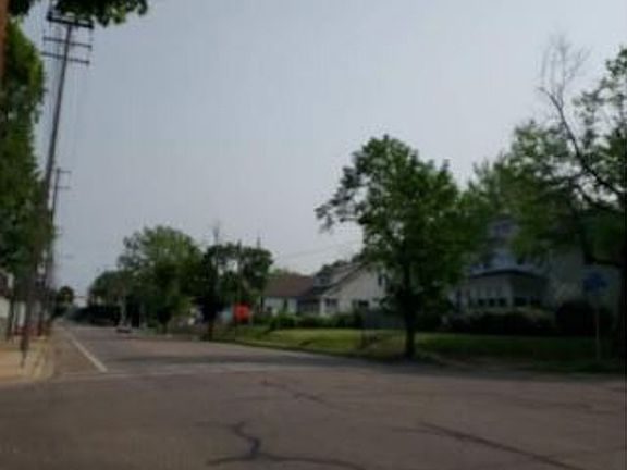 Exterior Neighborhood (street photo)