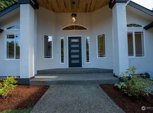 4424 Cooper Point Rd NW, Olympia, WA 98502