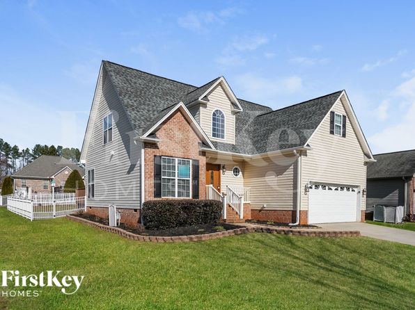1561 Finwick Dr, Pfafftown, NC 27040