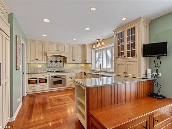 3rd image of 368 Old Wood Ct