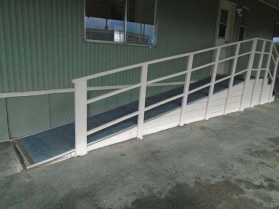 3rd image of 860-67 E Grangeville Blvd