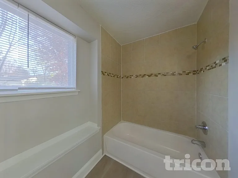 5801 Leaf Ct — Photo 13