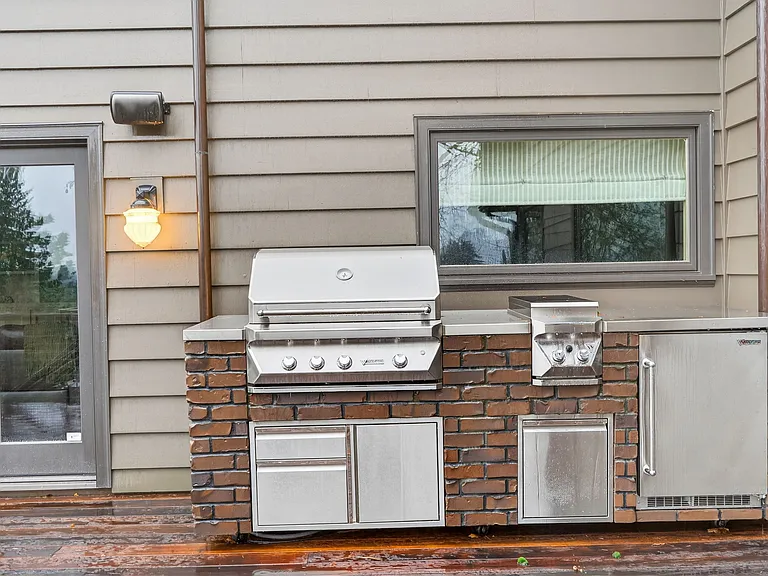 2028 NE Alameda Dr — Photo 47